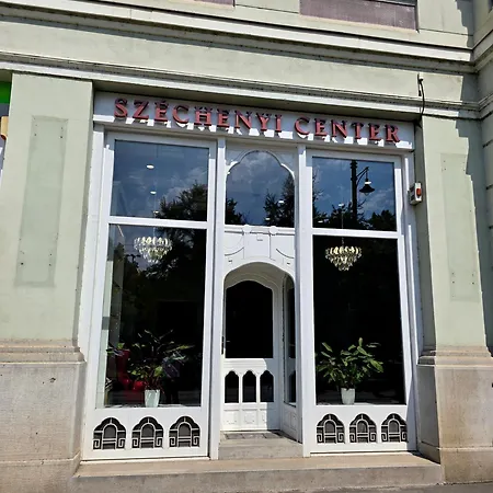 Szechenyi Center アパートホテル セゲド