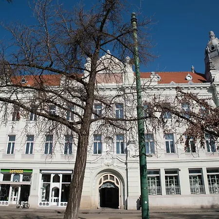 Szechenyi Center アパートホテル セゲド